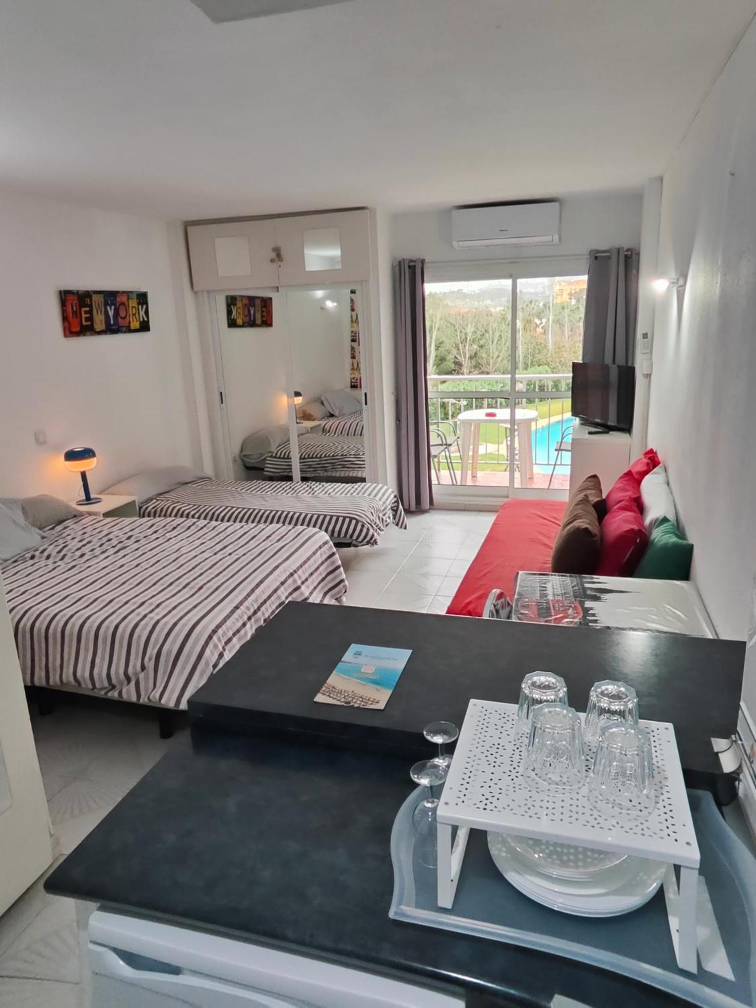 Jupiter Apartment Sea, Pools View 贝纳尔马德纳 外观 照片